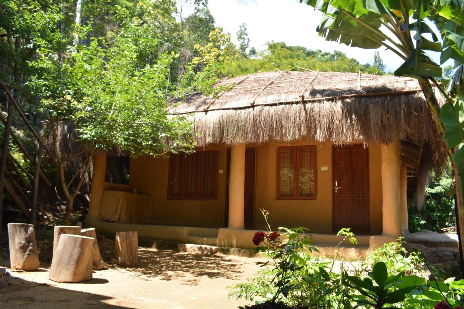 Cosmic Mud House Kanthalloor Exterior photo